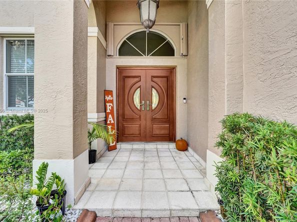 1379 NW 166th Ave, Pembroke Pines FL 33028