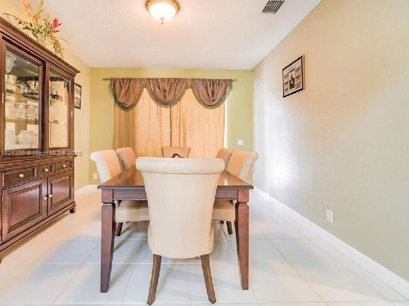 1379 NW 166th Ave, Pembroke Pines FL 33028