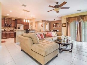 1379 NW 166th Ave, Pembroke Pines FL 33028