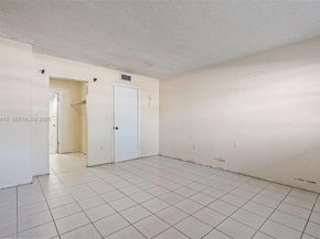 9371 Fontainebleau Blvd I112, Miami FL 33172