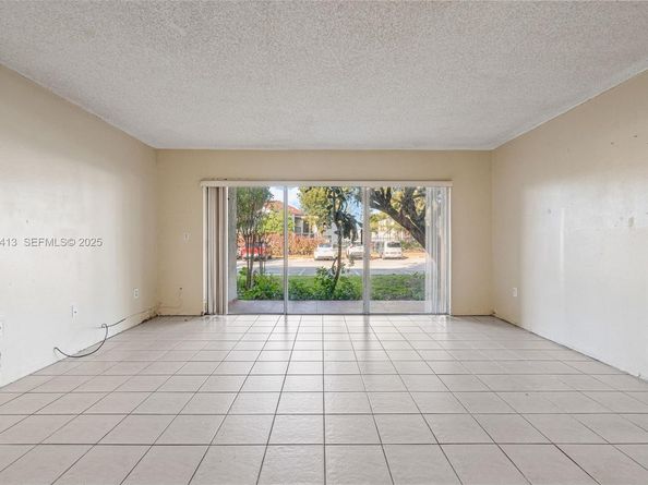 9371 Fontainebleau Blvd I112, Miami FL 33172