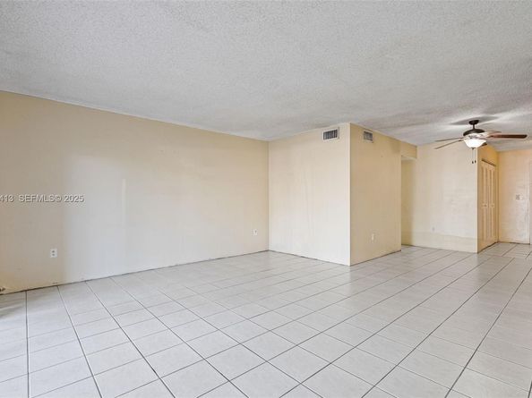 9371 Fontainebleau Blvd I112, Miami FL 33172