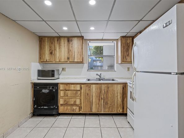 9371 Fontainebleau Blvd I112, Miami FL 33172