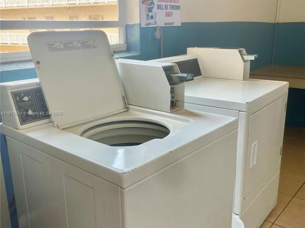 Undisclosed Address #A11873624, Lauderdale Lakes FL 33313