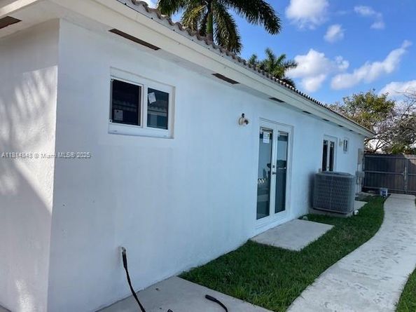 15120 SW 140th Ter, Miami FL 33196