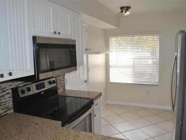 1537 E Lake Ct, Hollywood FL 33020