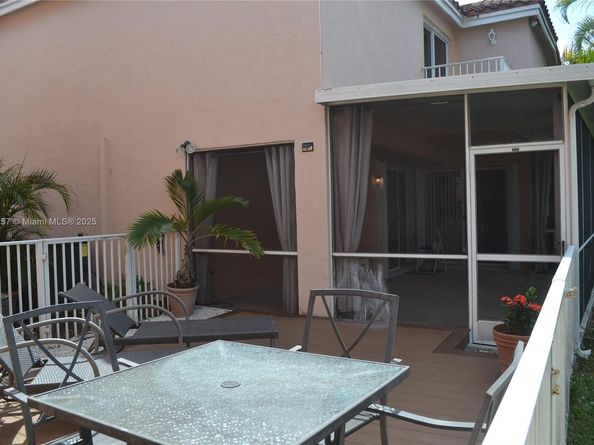 1537 E Lake Ct, Hollywood FL 33020
