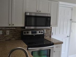 1537 E Lake Ct, Hollywood FL 33020