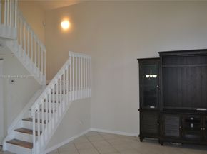1537 E Lake Ct, Hollywood FL 33020
