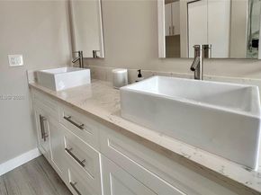 1324 NE 14th Ave, Fort Lauderdale FL 33304