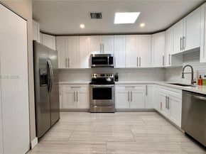 1324 NE 14th Ave, Fort Lauderdale FL 33304