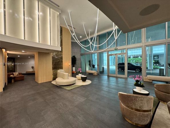 90 SW 3 St 1416, Miami FL 33130