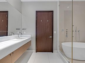 900 Brickell Key Blvd 1002, Miami FL 33131