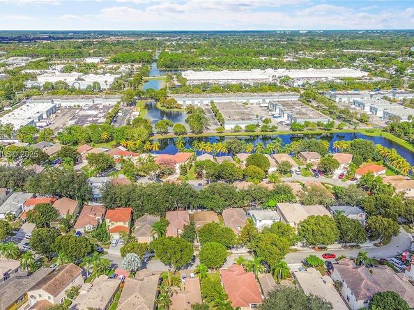 4941 Pelican St, Coconut Creek FL 33073