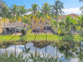 4941 Pelican St, Coconut Creek FL 33073