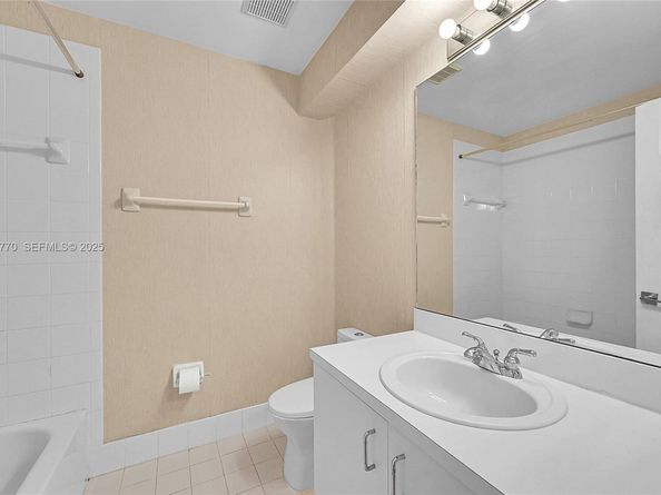 4941 Pelican St, Coconut Creek FL 33073