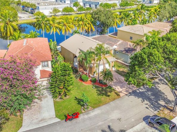 4941 Pelican St, Coconut Creek FL 33073