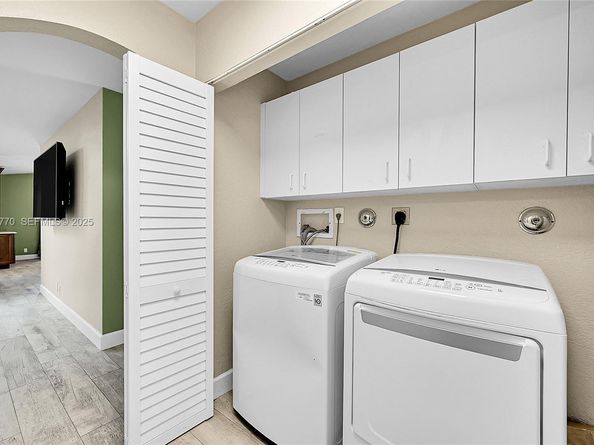 4941 Pelican St, Coconut Creek FL 33073