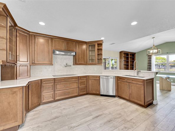 4941 Pelican St, Coconut Creek FL 33073