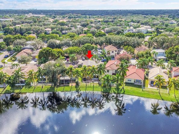 4941 Pelican St, Coconut Creek FL 33073