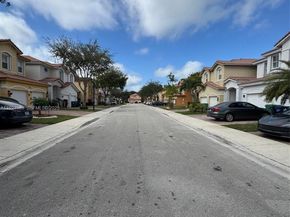 11027 NW 87th Ln, Doral FL 33178