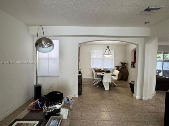 11027 NW 87th Ln, Doral FL 33178