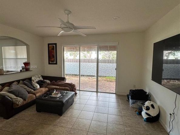 11027 NW 87th Ln, Doral FL 33178