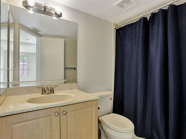 8891 Wiles Rd 102, Coral Springs FL 33067