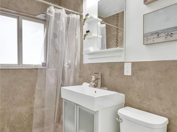 3033 NE 20th Ter, Fort Lauderdale FL 33306