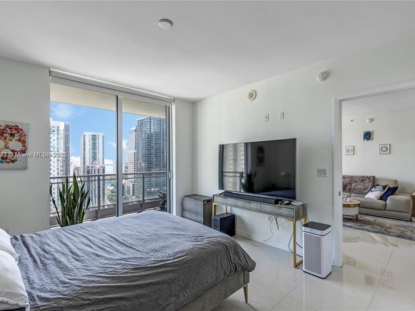 92 SW 3rd St 3012, Miami FL 33130