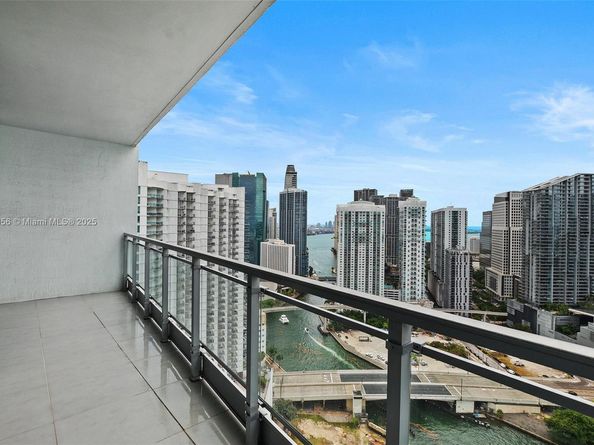 90 SW 3rd St 3810, Miami FL 33130