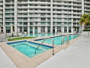 90 SW 3rd St 3810, Miami FL 33130