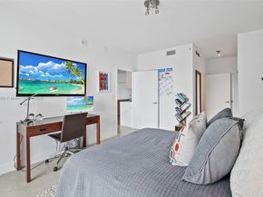 90 SW 3rd St 3810, Miami FL 33130