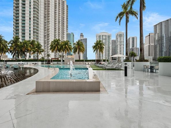 90 SW 3rd St 3810, Miami FL 33130