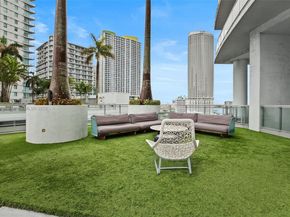 90 SW 3rd St 3810, Miami FL 33130