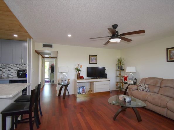 1401 SW 134th Way 402C, Pembroke Pines FL 33027