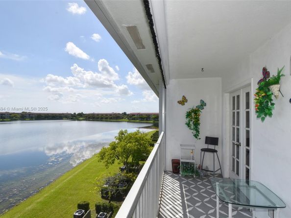 1401 SW 134th Way 402C, Pembroke Pines FL 33027