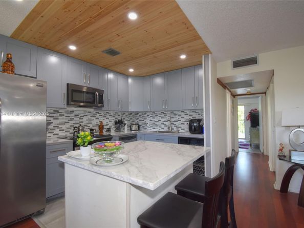 1401 SW 134th Way 402C, Pembroke Pines FL 33027