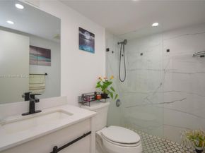 1401 SW 134th Way 402C, Pembroke Pines FL 33027