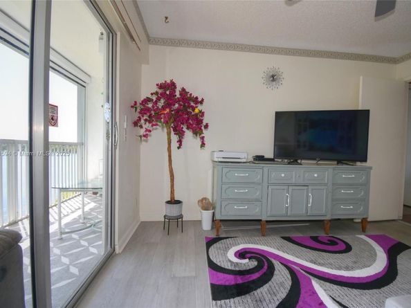 1401 SW 134th Way 402C, Pembroke Pines FL 33027