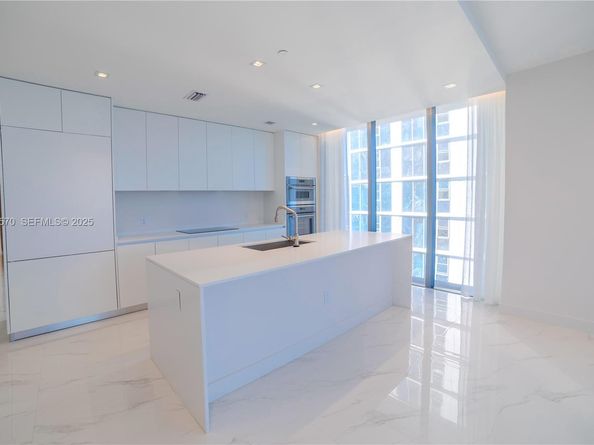 700 NE 24th Street 2501, Miami FL 33137