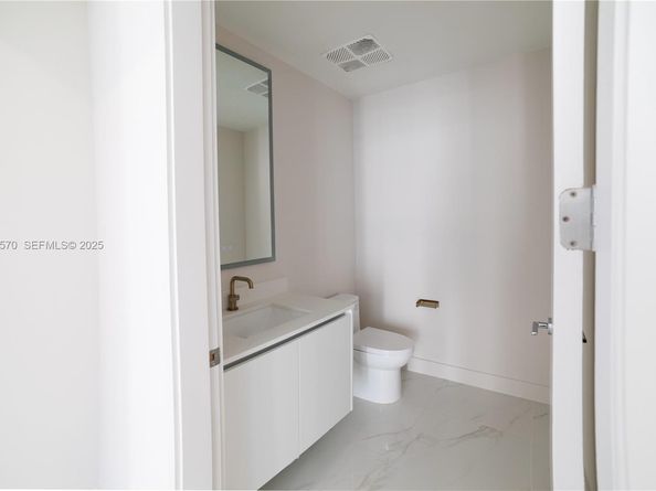 700 NE 24th Street 2501, Miami FL 33137