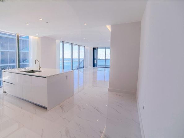 700 NE 24th Street 2501, Miami FL 33137