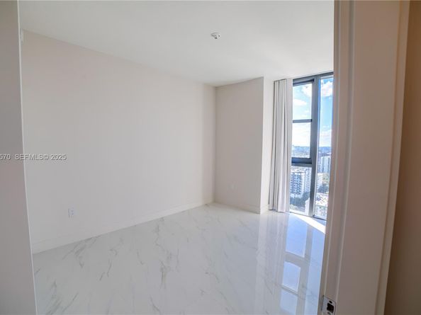 700 NE 24th Street 2501, Miami FL 33137