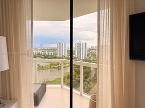 20185 E Country Club Dr 1907, Aventura FL 33180
