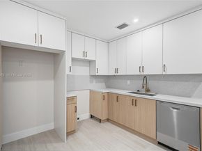 9007 SW 38th St, Miami FL 33165