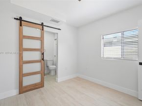 9007 SW 38th St, Miami FL 33165