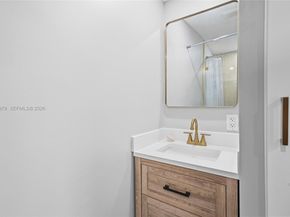 9007 SW 38th St, Miami FL 33165