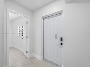 9007 SW 38th St, Miami FL 33165