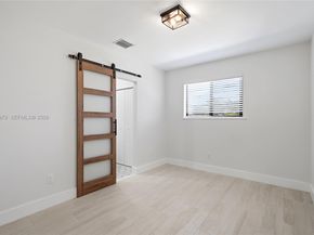 9007 SW 38th St, Miami FL 33165